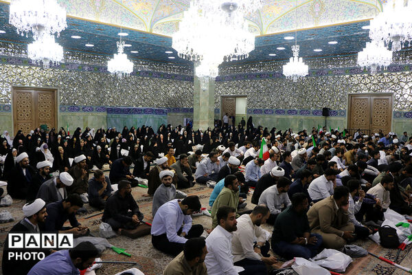 جشن ازدواج طلبگی ۲۰۰ زوج در حرم حضرت معصومه(س)