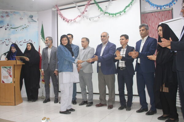  همایش تجلیل از دانش‌آموزان برگزیده مسابقات نانو فناوری، آزمایشگاه و ادبیات استان بوشهر