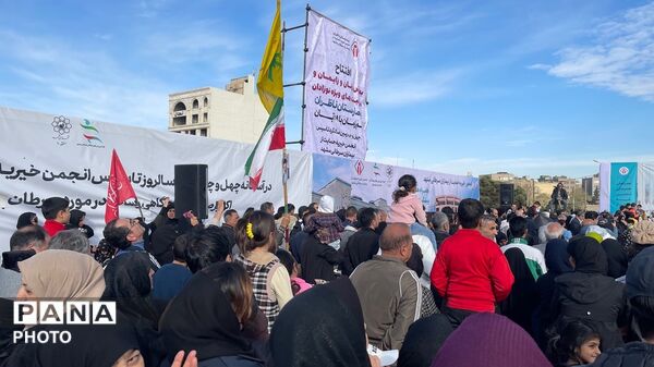 جلوه‌هایی از نشاط و همبستگی خانواده‌های مشهدی در همایش بزرگ پیاده روی