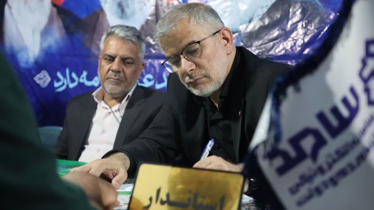 حضور مدیران  در میان مردم به گره‌گشایی از مشکلات سرعت می‌بخشد