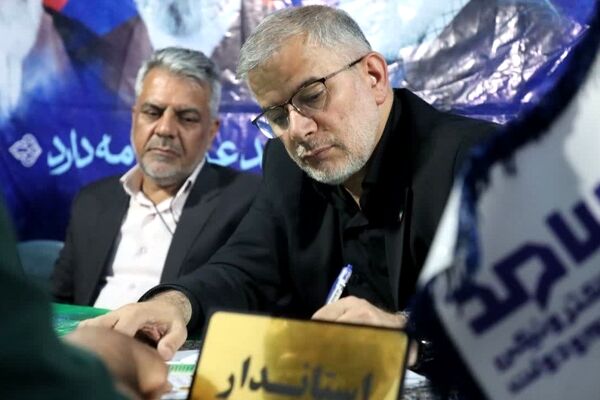 حضور مدیران  در میان مردم به گره‌گشایی از مشکلات سرعت می‌بخشد