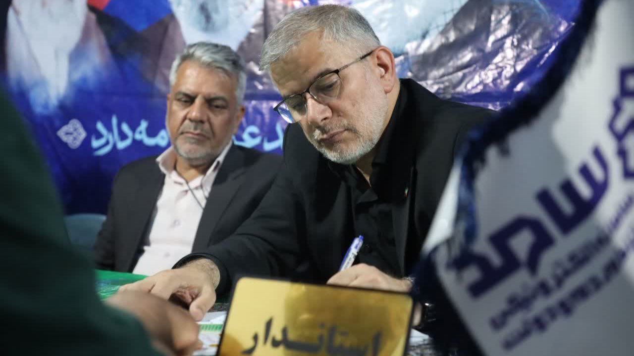 حضور مدیران  در میان مردم به گره‌گشایی از مشکلات سرعت می‌بخشد