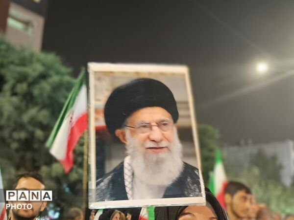 دومین اربعین حضور مردم غیور نیشابور همزمان با دومین سالگرد شهادت شهدای خدمت