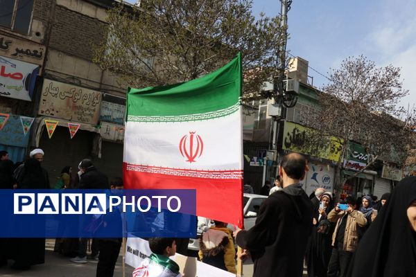 طنین شعارهای انقلابی در سالروز پیروزی انقلاب اسلامی ایران