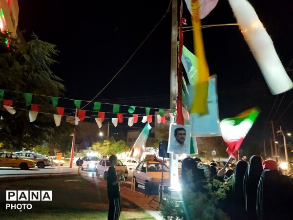 تجمعات شبانه پرشور در چهارراه هدایت مشهد