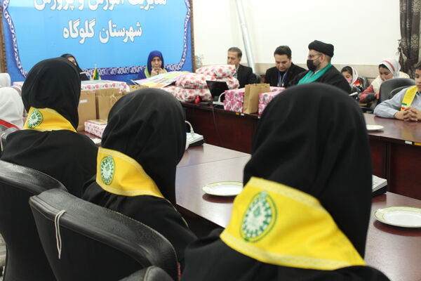 آیین تقدیر از دانش‌آموزان و فرهنگیان برگزیده در گلوگاه