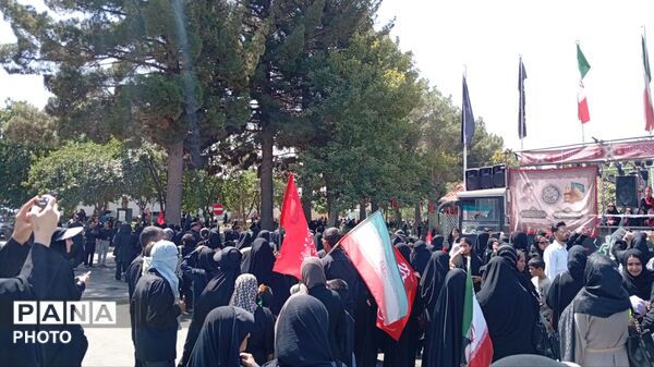 زائرانِ نرسیده به حریم؛ خروشِ اربعینی‌ها در قلبِ نیشابور