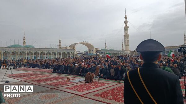اقامه نماز عید فطر و تشییع پیکر شهید «کیارش» در مسجد جمکران