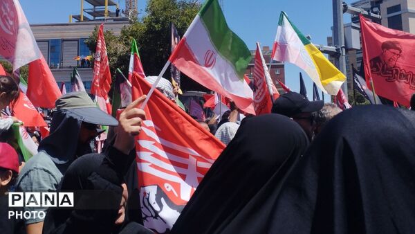 تشییع تاریخی رهبر شهید مسلمانان جهان در مشهد
