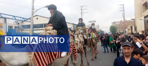 استقبال عزاداران حسینی از کاروان نمادین اسرای کربلا در قم