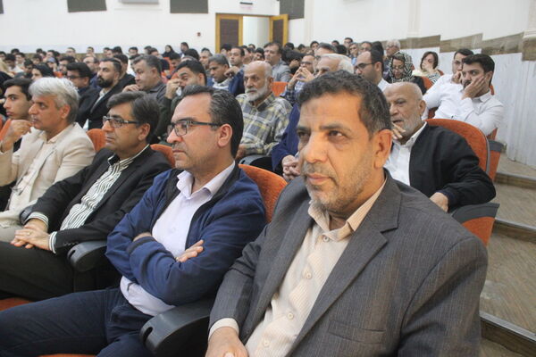 تجلیل از برگزیدگان دبیرستان شهید بهشتی شهرستان بوشهر (2)