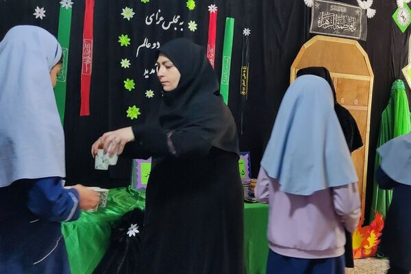 طنین نوای عشق و عزا؛ مراسم عزاداری دهه دوم فاطمیه در مدارس بهارستان‌دو