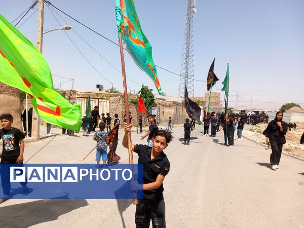 برگزاری تاسوعا حسینی در روستای بزنجرد