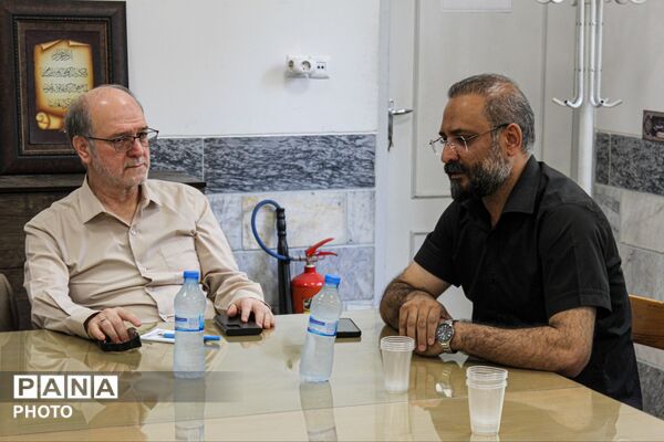 بازدید مشاور عالی وزیر فرهنگ و ارشاد اسلامی از مسجد آقا میرزا احمد زنجان