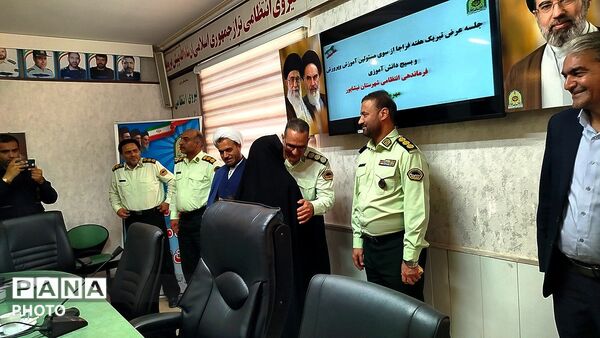 تجلیل دانش آموزان از حافظان امنیت  در نیشابور