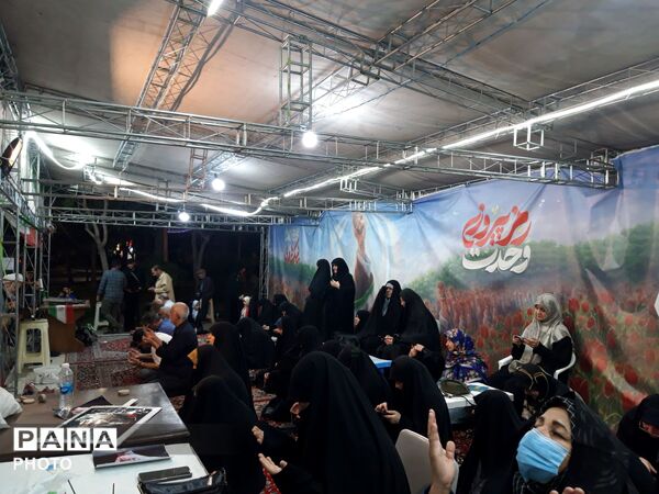 اقامه نماز استغاثه به امام زمان (عج) در موکب حماسه مقاومت دانش آموز 