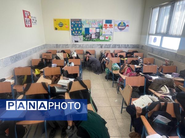 مانور زلزله در دبیرستان دخترانه امید 