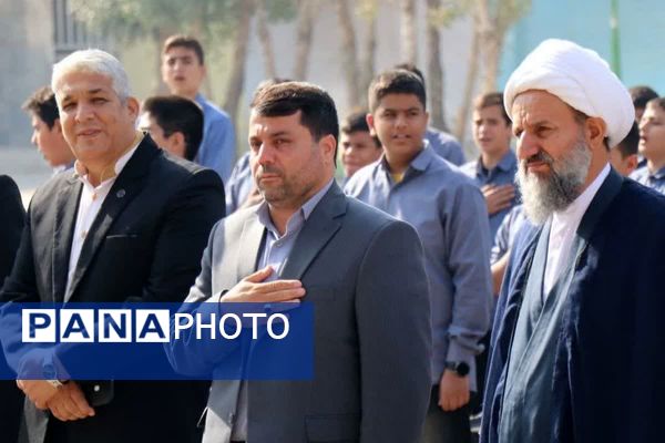 یادواره لاله‌های روشن در مدرسه تیزهوشان شهید بهشتی قرچک