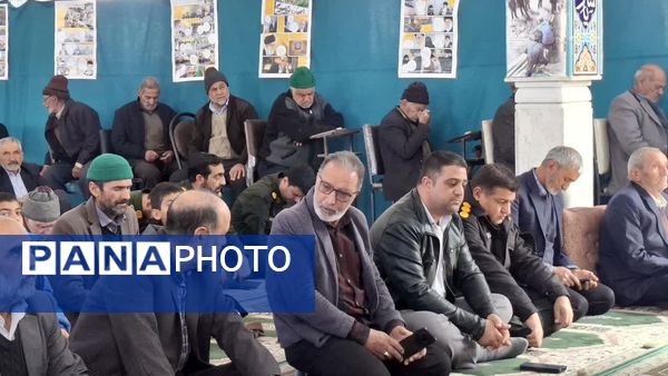 حضور پرشور دانش‌آموزان در مراسم عبادی - سیاسی نماز جمعه شهرستان مروست