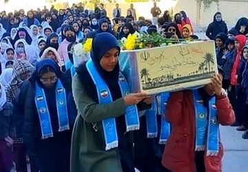 دانش‌آموزان حاجی‌آباد میزبان شهید گمنام شدند