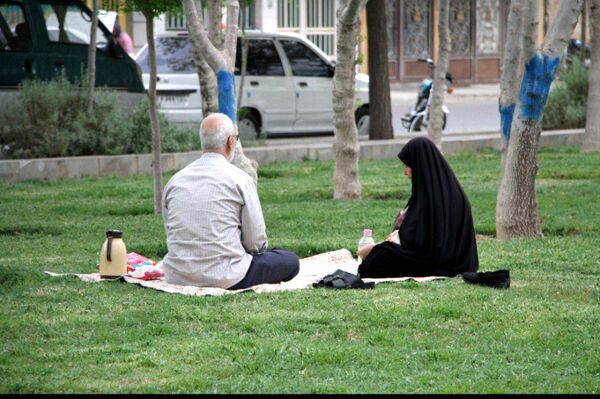 جلوه هایی از دورهمی روز طبیعت در بوستان‌های قم