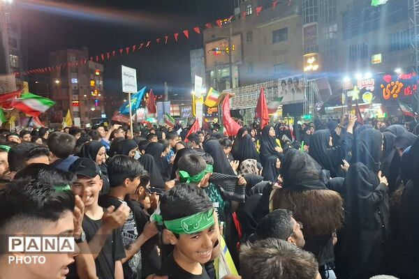  نجوای عشق در میدان قدس؛هم نوایی  دانش‌آموزان با «قاسم» 