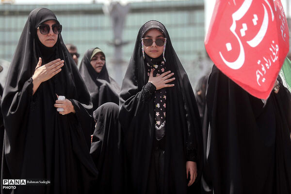 عاشورای حسینی در میدان امام حسین(ع)