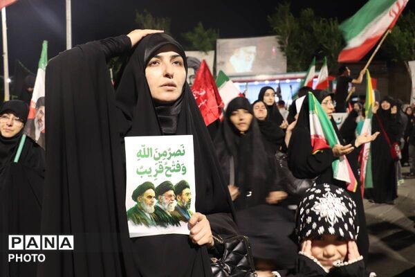 حضور مربیان، اولیا و دانش‌آموزان آموزش و پرورش ناحیه 2 تبریز در آیین سالگرد شهادت امام سجاد(ع)