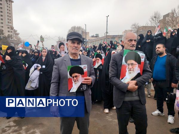 تولد ۴۷ساله‌گی انقلاب ایران در خیابان پانزده خرداد