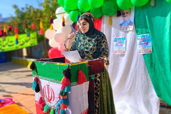 طنین زنگ انقلاب در مدرسه فرزانگان شهرستان باشت