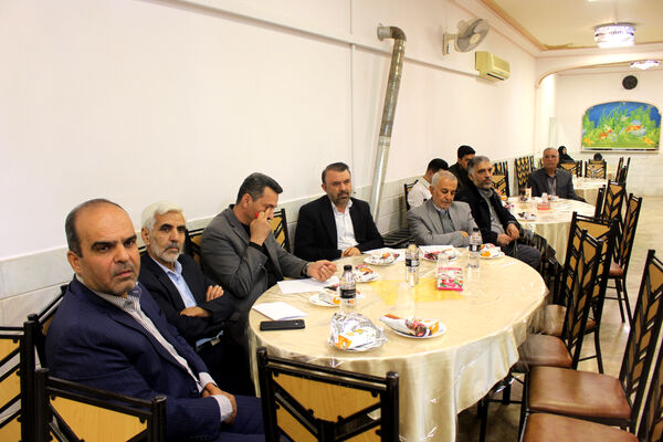 تجلیل از دانشجویان و فارغ التحصیلان دانشگاهی موسسه خیریه دارالاکرام قم