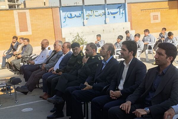 مراسم پدافند غیرعامل در دبیرستان بشارت بهارستان‌دو 