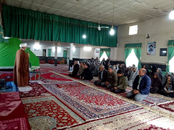 اقامه باشکوه نماز عید سعید فطر در روستای گزکوه 