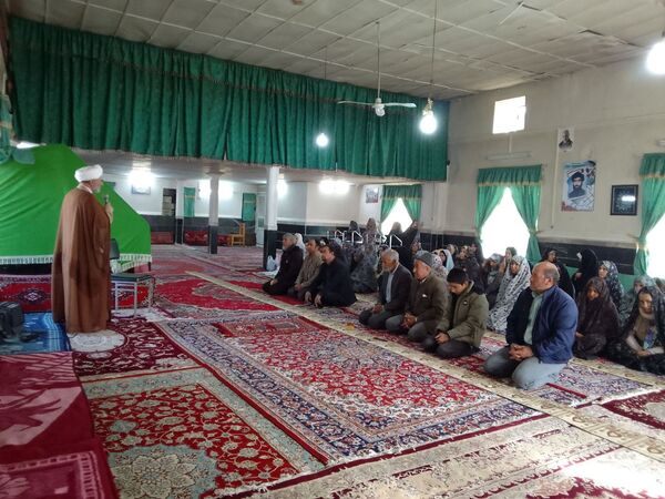 اقامه باشکوه نماز عید سعید فطر در روستای گزکوه 