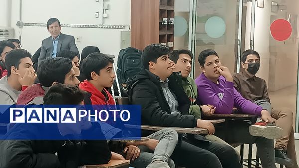 برگزاری کلاس پدافند غیر عامل ویژه پایه‌های دهم دبیرستان شاهد ابوذر غفاری نیشابور