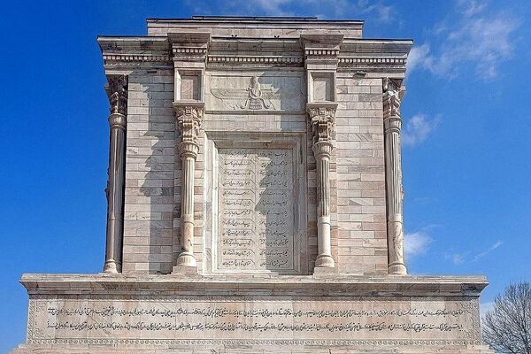 زیارت دانش‌آموزان هنرستان کوثر قیامدشت ری یک از مشهد مقدس 