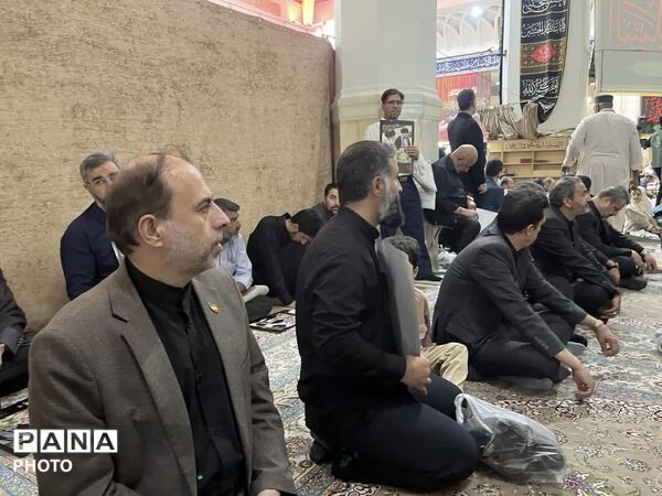 مراسم بزرگداشت رهبر شهید انقلاب در حرم حضرت معصومه(س)