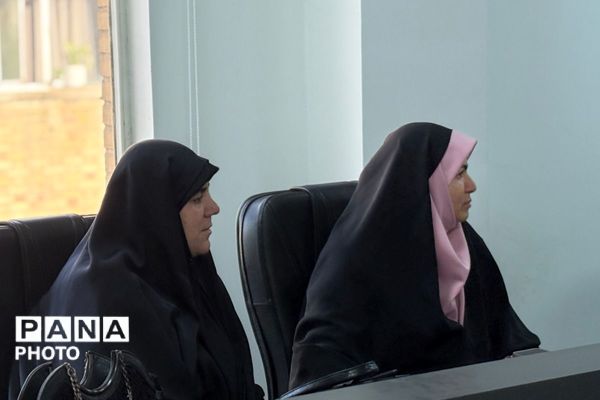 نشست صمیمی سرگروه‌ها به مناسبت هفته امور تربیتی