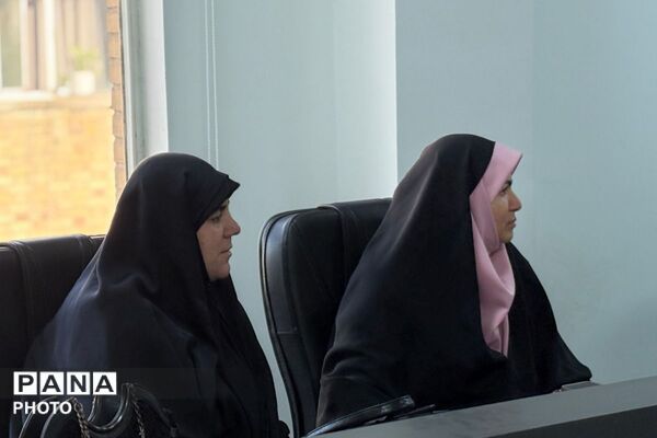 نشست صمیمی سرگروه‌ها به مناسبت هفته امور تربیتی