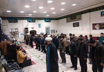 جزء خوانی قرآن و اقامه نماز و ضیافت افطاری در مسجد چهارده معصوم الغدیر