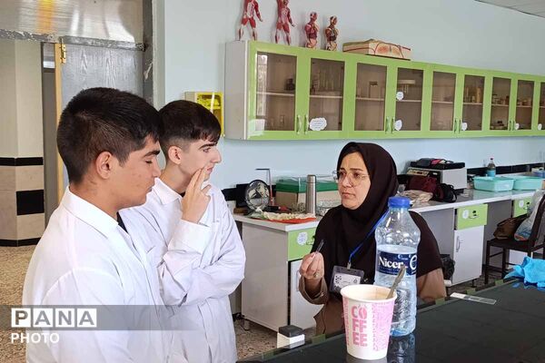 نمایش توانمندی دانش‌آموزان در جشنواره نوجوان خوارزمی/3