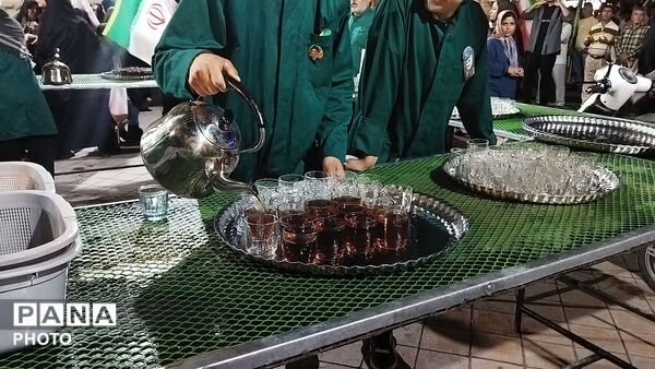 چایخانه فاطمه الزهرا در نود و دومین شب از اجتماعات مردمی 