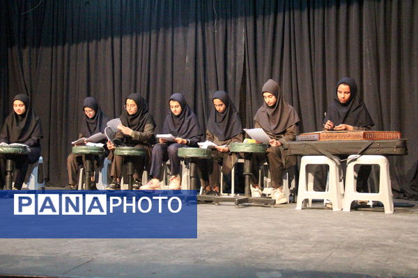 جشنواره هنرهای نمایشی در شریف الدین علی در شهر یزد