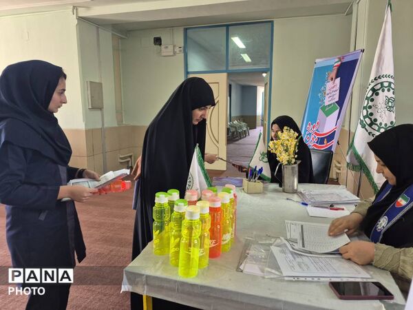 پذیرش رؤسای شورای دانش‌آموزی انتخابات استانی دختران در فارس