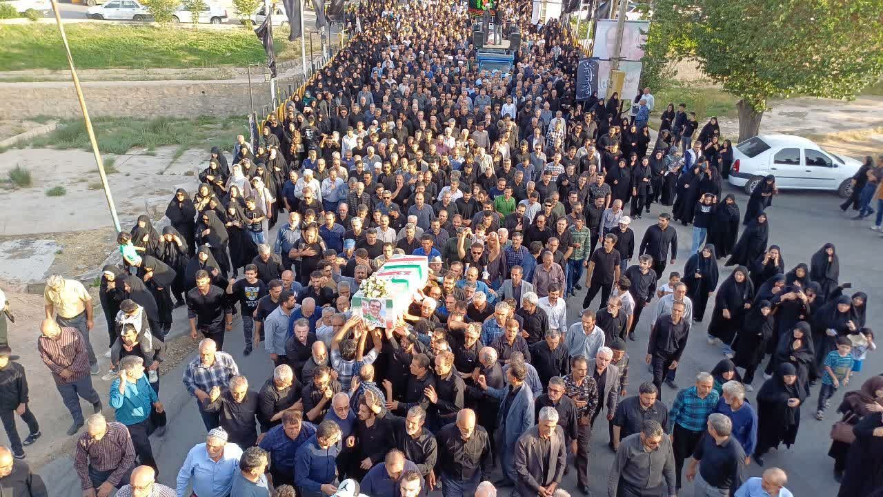 تشییع پیکر پزشکِ شهید در بروجن