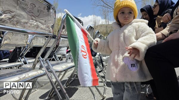 به یادهر غنچه بهشت نهالی در زمین می کاریم