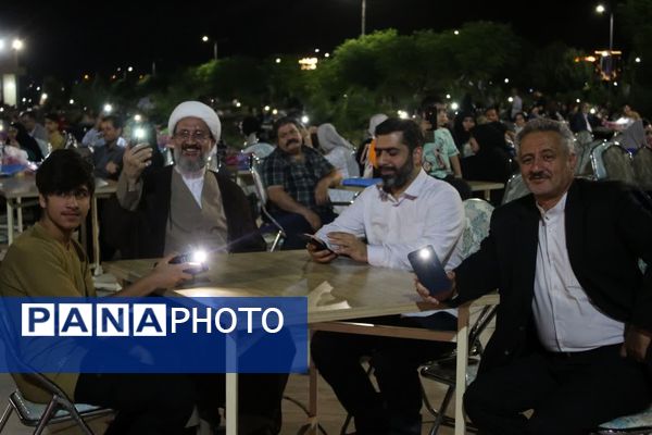 محفلی با حضور کودکان و خانواده‌ها در دانشگاه قم