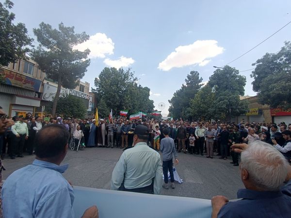  حضور بی نظیر مردن نیشابور در راهپیمایی بر علیه حمله رژیم صهیونسیتی