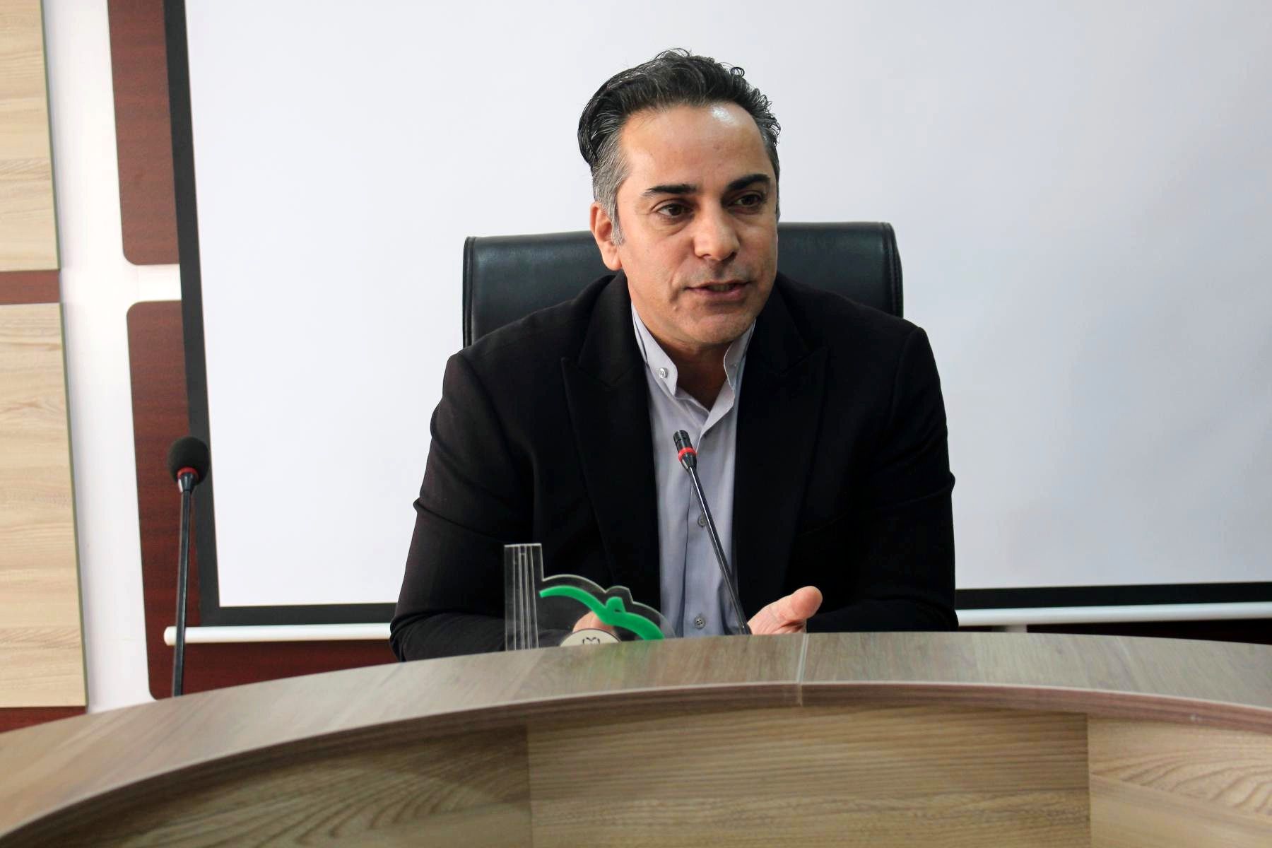 نظارت موثر بر فرآیندهای آموزشی از وظایف مدیران و‌ معاونین اجرایی مدارس است