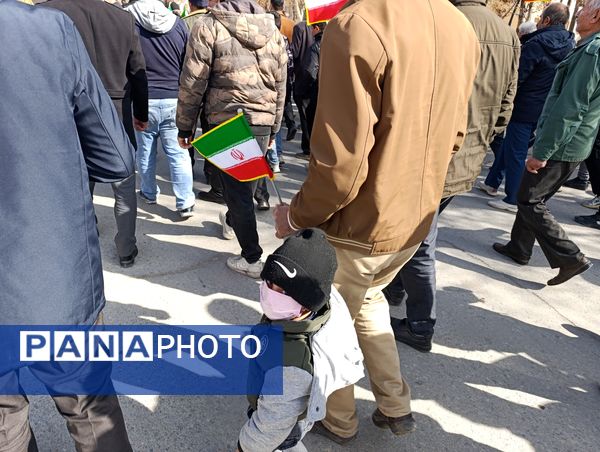 حضور گسترده مردم سفیددشت در راهپیمایی ۲۲ بهمن